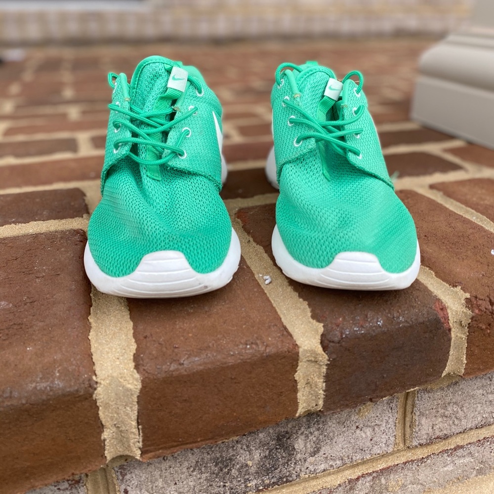 Nike Roshe Run Gamma Green/Sail White - Picture 1 of 7